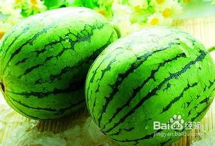 吃西瓜好还是哈密瓜,夏日消暑佳选，谁更胜一筹？