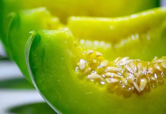 吃瓜专属歌曲大全,盘点那些让人捧腹大笑的吃瓜专属歌曲